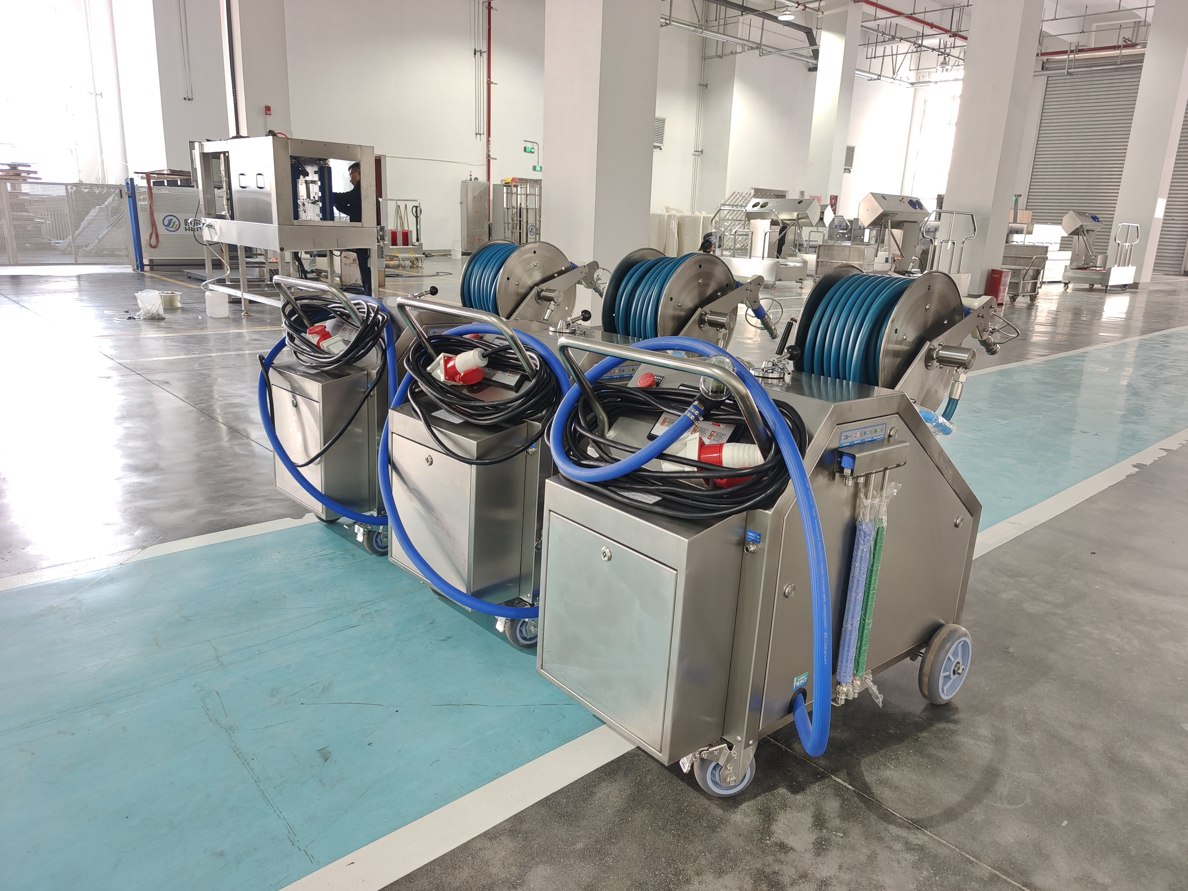 Professional Mobile Foam Cleaning & Sanitizing Machine | 304 Stainless Steel Frame | 3-in-1 High Pressure, Foam & Disinfection